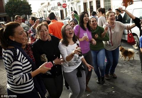 Cả làng trúng số 16 tỷ đồng vì rủ nhau mua xổ số hình ảnh 2 Ca lang trung so 16 ty dong vi ru nhau mua xo so hinh anh 2