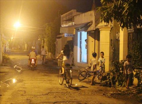 Gia dinh tu mat nhau vi trung so hinh anh